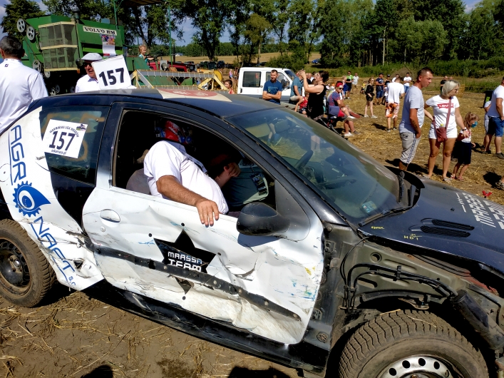 Poseł z okręgu elbląskiego sponsorem niecodziennych wyścigów. Zobacz fotorelację 