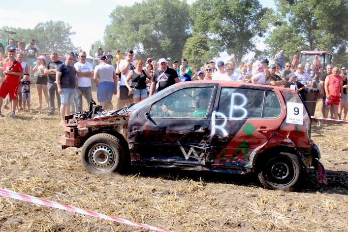 Poseł z okręgu elbląskiego sponsorem niecodziennych wyścigów. Zobacz fotorelację 