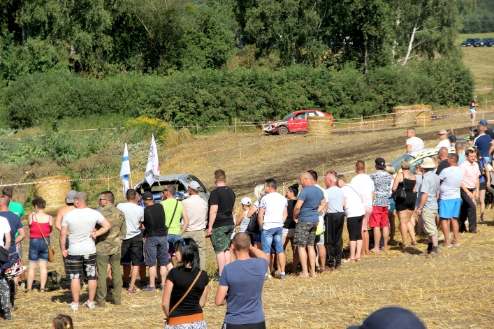Poseł z okręgu elbląskiego sponsorem niecodziennych wyścigów. Zobacz fotorelację 