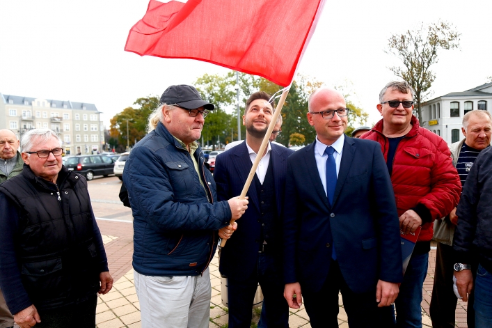 Posiłki z Warszawy dla Pawła Kowszyńskiego. Patryk Jaki w Elblągu 