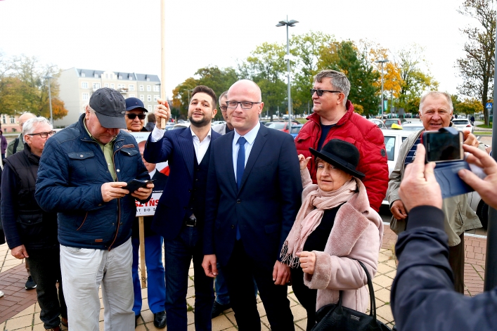 Posiłki z Warszawy dla Pawła Kowszyńskiego. Patryk Jaki w Elblągu 