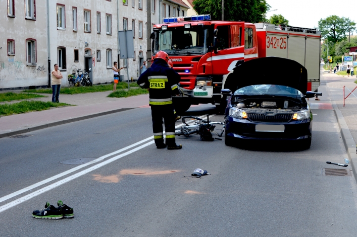 Potrącenie rowerzysty na ul. Robotniczej (+ zdjęcia)