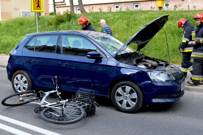 Potrącenie rowerzysty na ul. Robotniczej (+ zdjęcia)