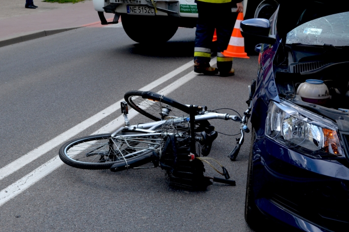 Potrącenie rowerzysty na ul. Robotniczej (+ zdjęcia)