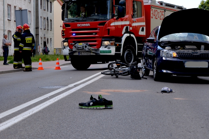 Potrącenie rowerzysty na ul. Robotniczej (+ zdjęcia)