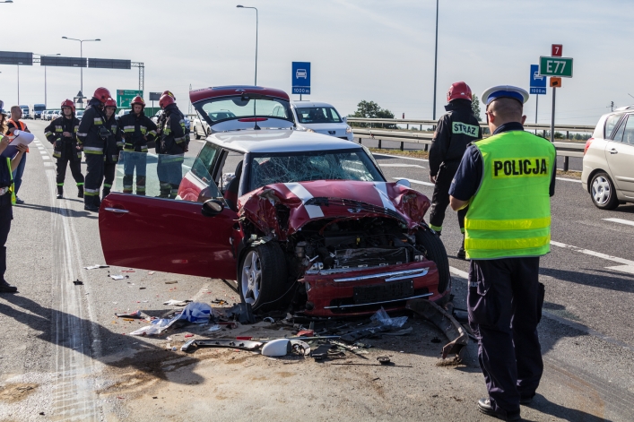 Poważne zderzenie na S22. Dwie ciężko ranne osoby w szpitalu