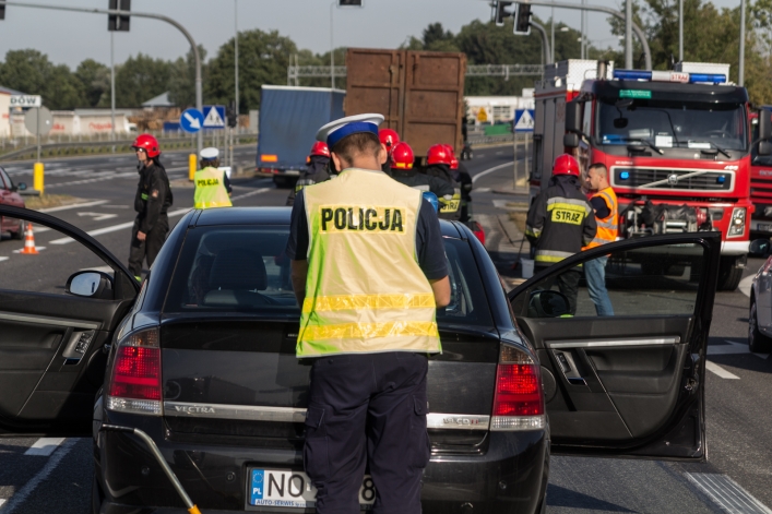 Poważne zderzenie na S22. Dwie ciężko ranne osoby w szpitalu