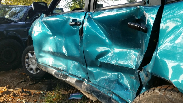 Poważny wypadek na drodze do Pogrodzia. Dwie osoby w szpitalu