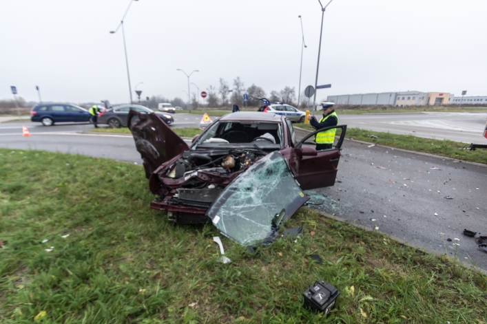 Poważny wypadek na Modrzewinie. Jedna osoba ranna