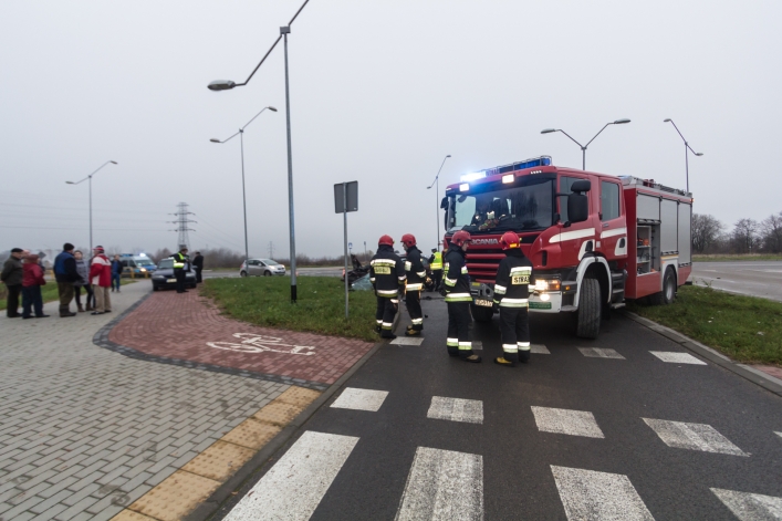 Poważny wypadek na Modrzewinie. Jedna osoba ranna