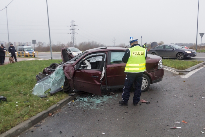 Poważny wypadek na Modrzewinie. Jedna osoba ranna