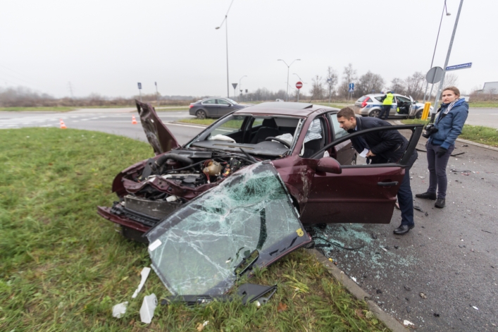 Poważny wypadek na Modrzewinie. Jedna osoba ranna