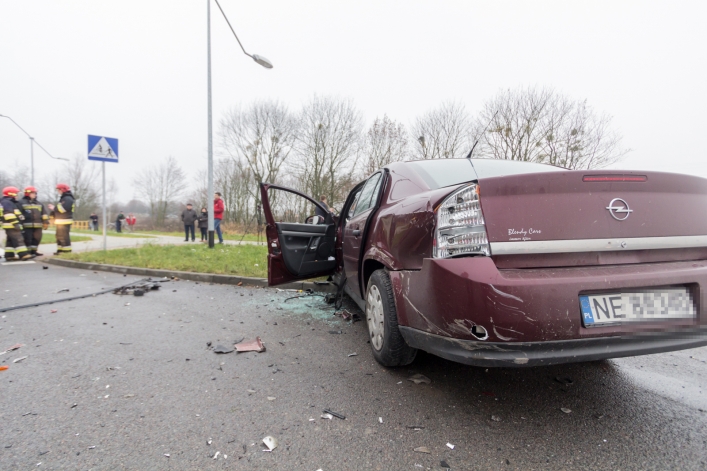 Poważny wypadek na Modrzewinie. Jedna osoba ranna