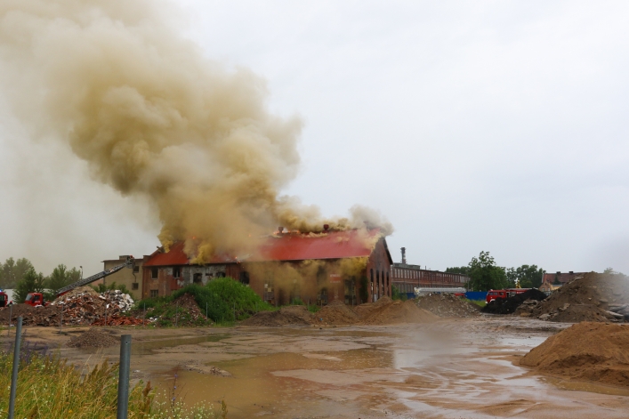 Pożar hali na ul. Grunwaldzkiej