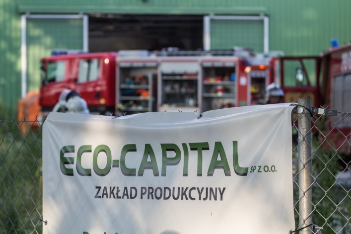Pożar hali w Pasłęku, która pracowała pomimo zezwoleń