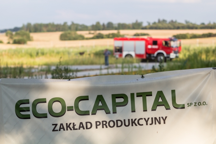 Pożar hali w Pasłęku, która pracowała pomimo zezwoleń