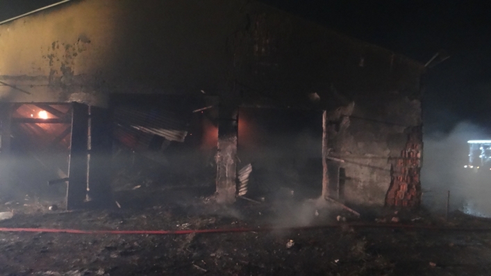 Pożar obory w Protowie. Straż pożarna: to mogło być podpalenie