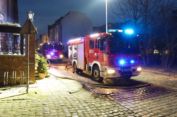 Pożar Studni Smaków na Starym Mieście. Trwa akcja gaśnicza