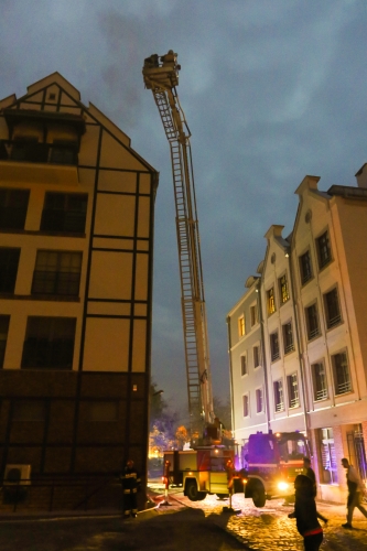 Pożar Studni Smaków na Starym Mieście. Trwa akcja gaśnicza