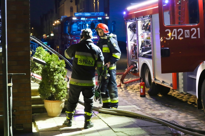 Pożar Studni Smaków na Starym Mieście. Trwa akcja gaśnicza