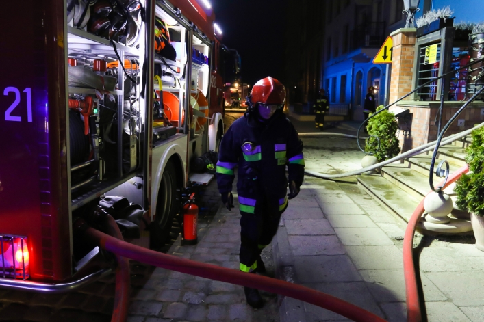 Pożar Studni Smaków na Starym Mieście. Trwa akcja gaśnicza