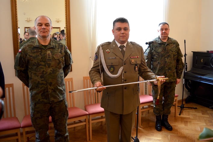 Pożegnanie kpt. Macieja Skrzypczaka. Dowódca elbląskiej orkiestry awansuje (+ zdjęcia) 