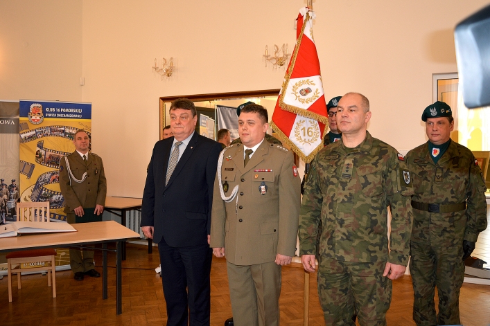 Pożegnanie kpt. Macieja Skrzypczaka. Dowódca elbląskiej orkiestry awansuje (+ zdjęcia) 
