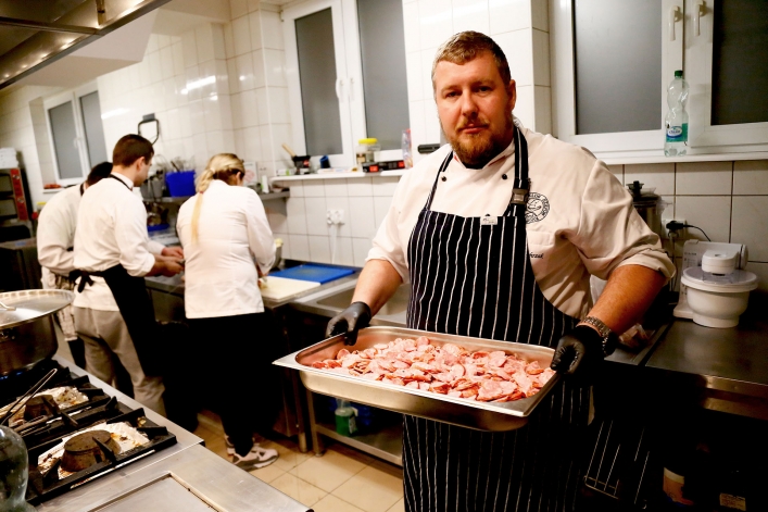 Pracowita noc w Restauracji Zmysły. Nocne gotowanie Elbląskiego Klubu Szefów Kuchni