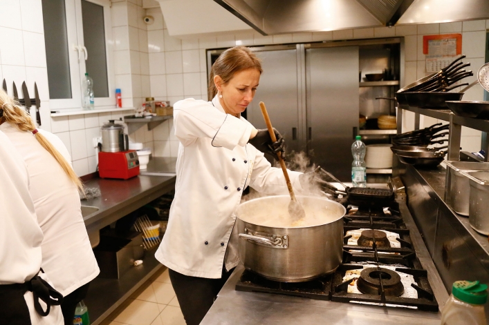 Pracowita noc w Restauracji Zmysły. Nocne gotowanie Elbląskiego Klubu Szefów Kuchni