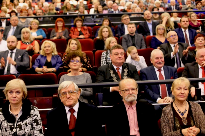 Prezydent docenił wybitnych elblążan. Wśród nagrodzonych Marta Gałuszewska