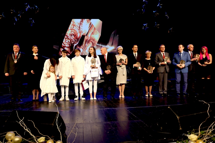 Prezydent docenił wybitnych elblążan. Wśród nagrodzonych Marta Gałuszewska (+ zdjęcia)