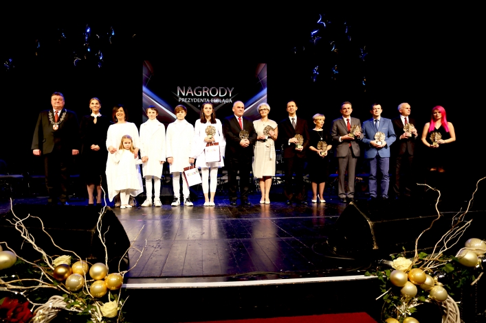 Prezydent docenił wybitnych elblążan. Wśród nagrodzonych Marta Gałuszewska (+ zdjęcia)