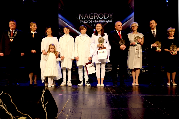 Prezydent docenił wybitnych elblążan. Wśród nagrodzonych Marta Gałuszewska (+ zdjęcia)