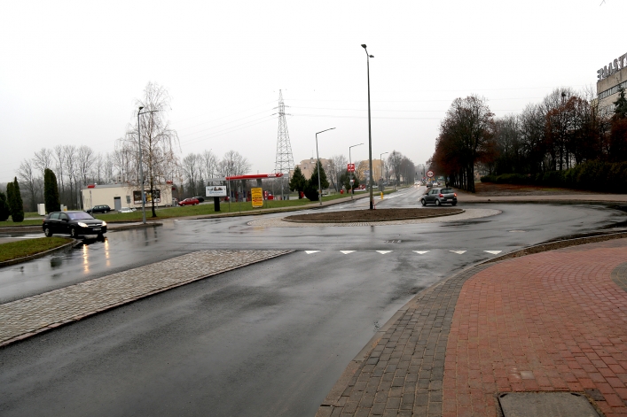 Prezydent Elbląga oficjalnie otworzył kolejne rondo 
