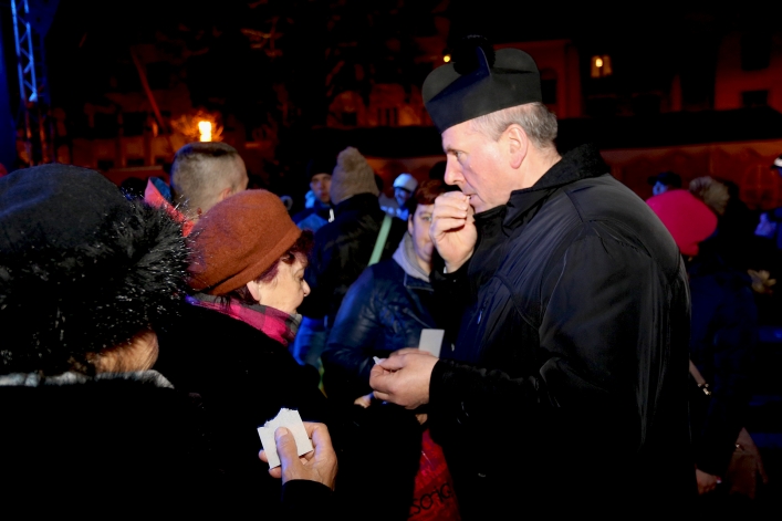 Prezydent Elbląga podzielił się opłatkiem z mieszkańcami 