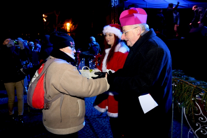 Prezydent Elbląga podzielił się opłatkiem z mieszkańcami 