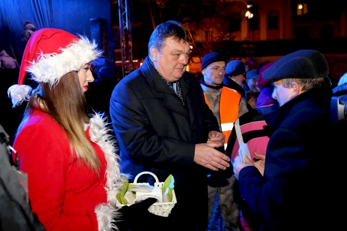 Prezydent Elbląga podzielił się opłatkiem z mieszkańcami 