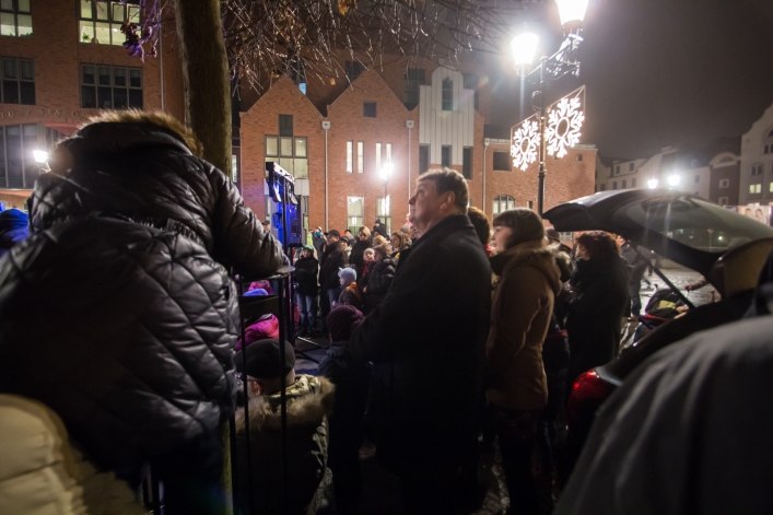 Prezydent rozświetlił choinkę na Starym Mieście