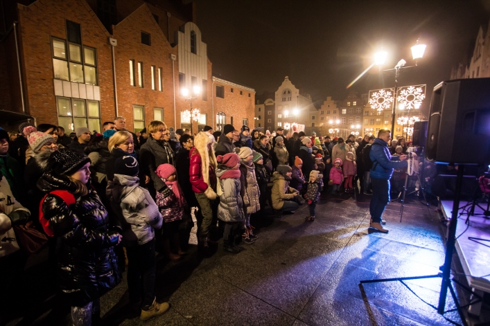 Prezydent rozświetlił choinkę na Starym Mieście