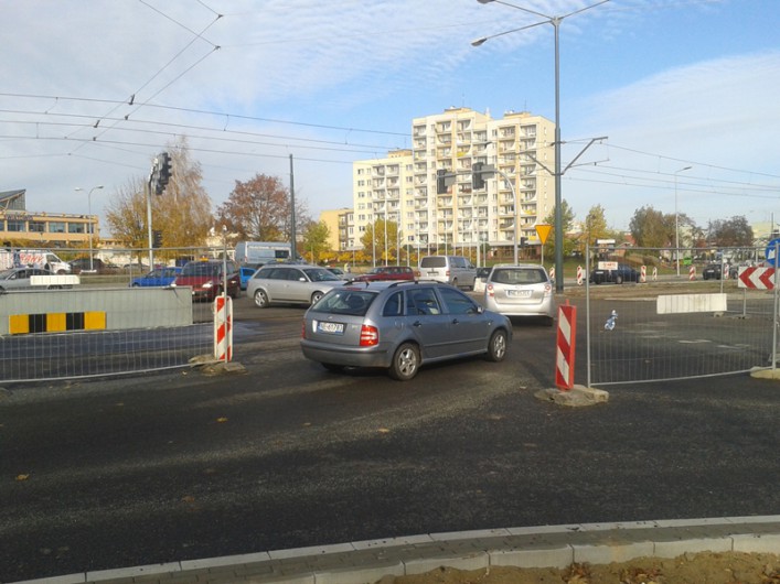 Przedłużają się prace na niebezpiecznym skrzyżowaniu