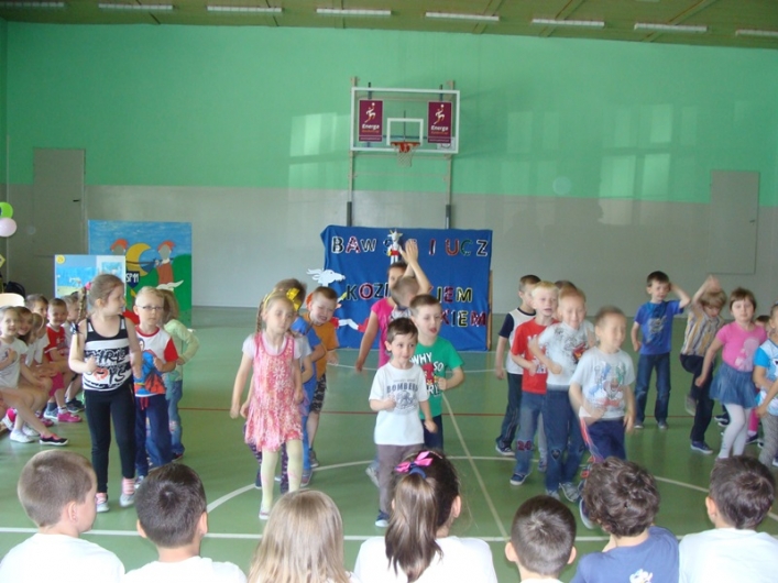 Przedszkolaki z Koziołkiem Matołkiem w SP 11