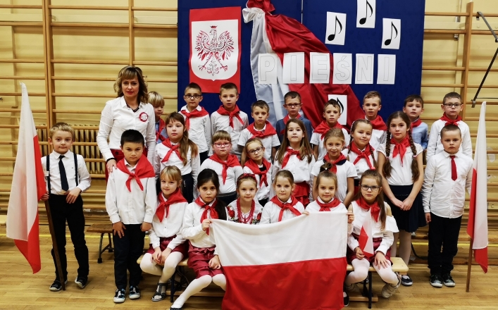Przegląd Pieśni Patriotycznych w SP nr 21