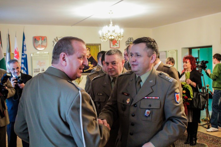 Przekazanie obowiązków nowemu wojskowemu komendantowi uzupełnień