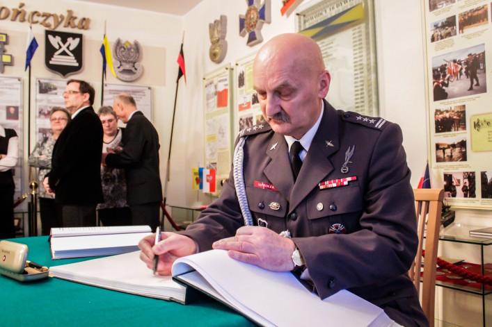Przekazanie obowiązków nowemu wojskowemu komendantowi uzupełnień
