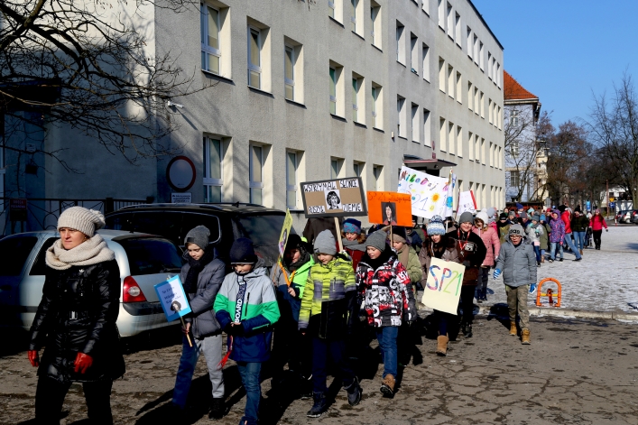 Przemarsz z Kopernikiem w SP nr 21 w Elblągu. Zakończył się tydzień z Patronem 