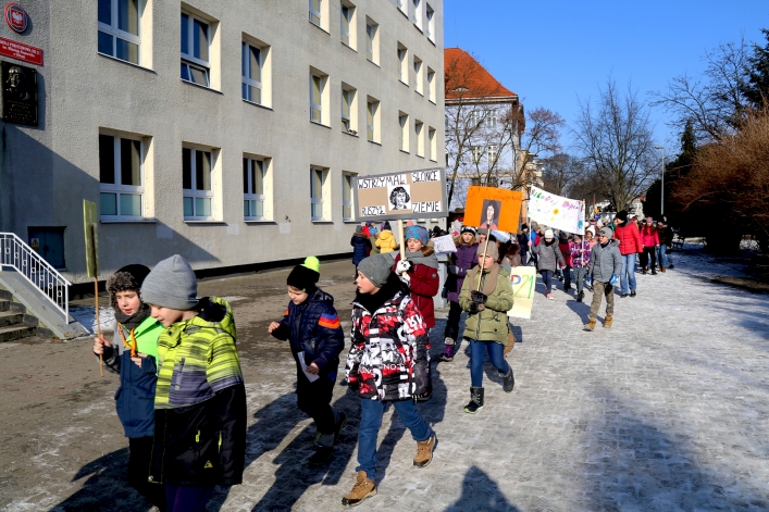 Przemarsz z Kopernikiem w SP nr 21 w Elblągu. Zakończył się tydzień z Patronem 