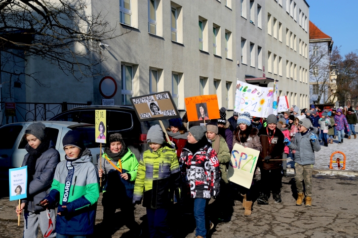 Przemarsz z Kopernikiem w SP nr 21 w Elblągu. Zakończył się tydzień z Patronem 