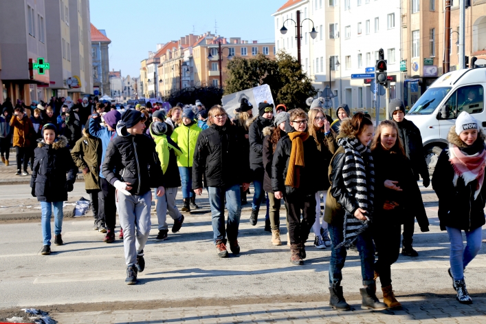 Przemarsz z Kopernikiem w SP nr 21 w Elblągu. Zakończył się tydzień z Patronem 