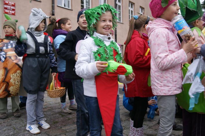 Przeszedł marsz dzieci, by żywność nie trafiała do śmieci