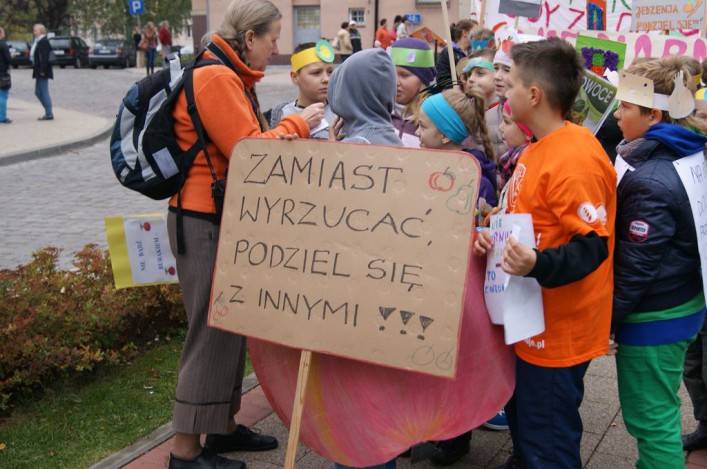 Przeszedł marsz dzieci, by żywność nie trafiała do śmieci